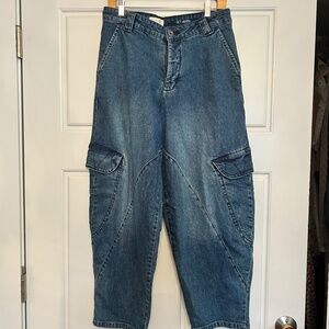 New  PILCRO MID-RISE SLOUCHY UTILITY BOW JEANS